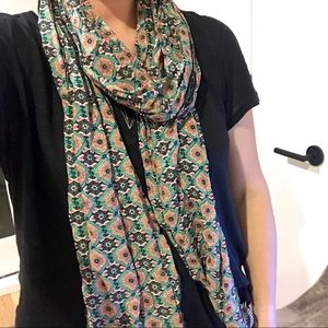 Colorful thin print scarf!